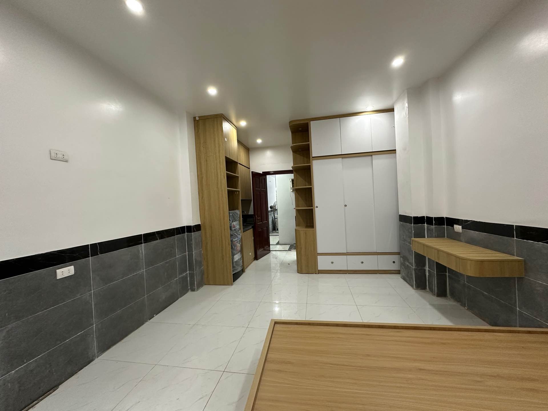 Bán nhà Vĩnh Hưng - diện tích 76m2 5 tầng - Sát mặt phố - giá 17 tỷ
