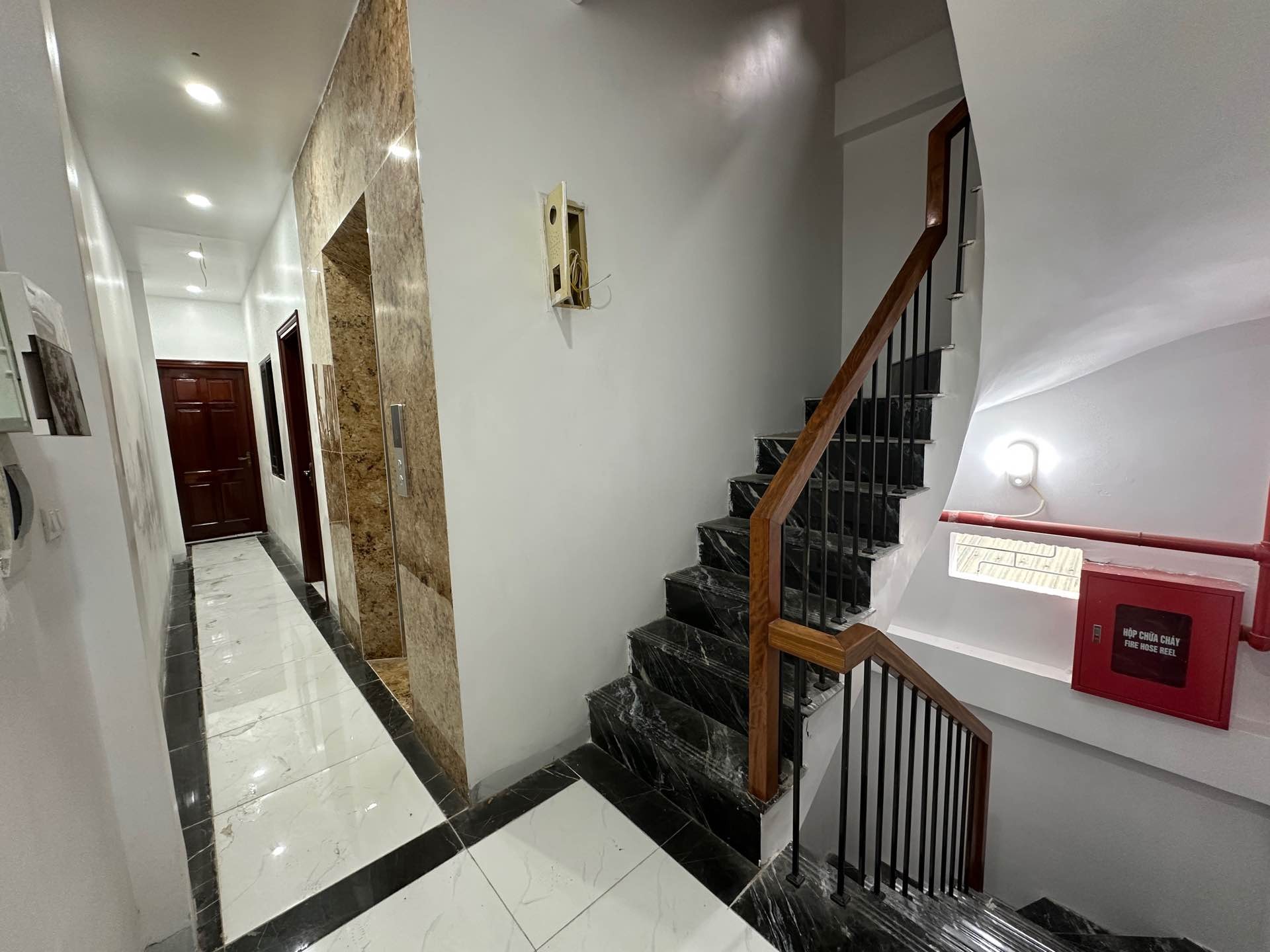 Bán nhà Vĩnh Hưng - diện tích 76m2 5 tầng - Sát mặt phố - giá 17 tỷ