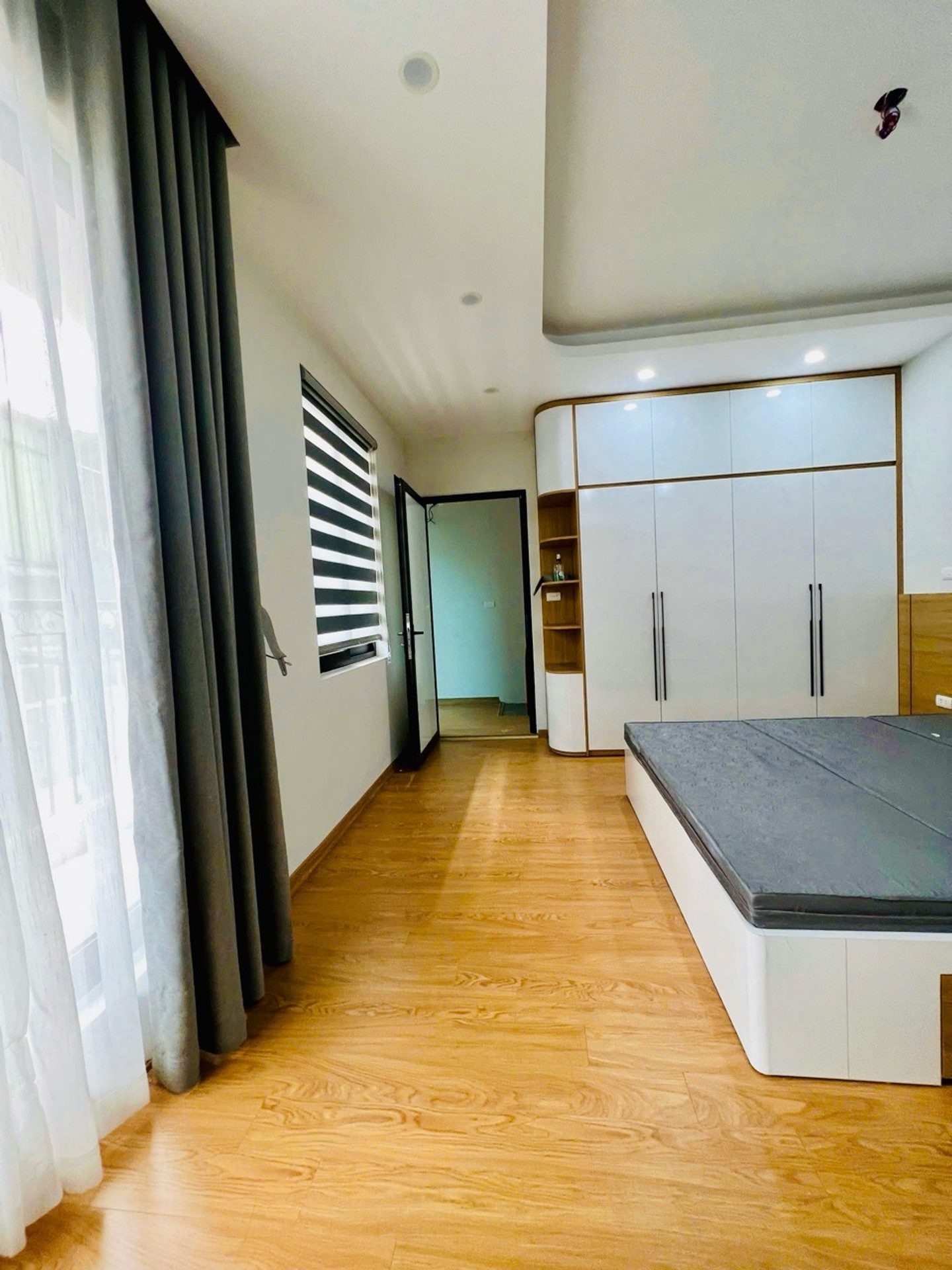 Bán nhà Mai Động - diện tích 32m2 4 tầng - Lô góc 3 mặt ngõ - giá 13,5 tỷ