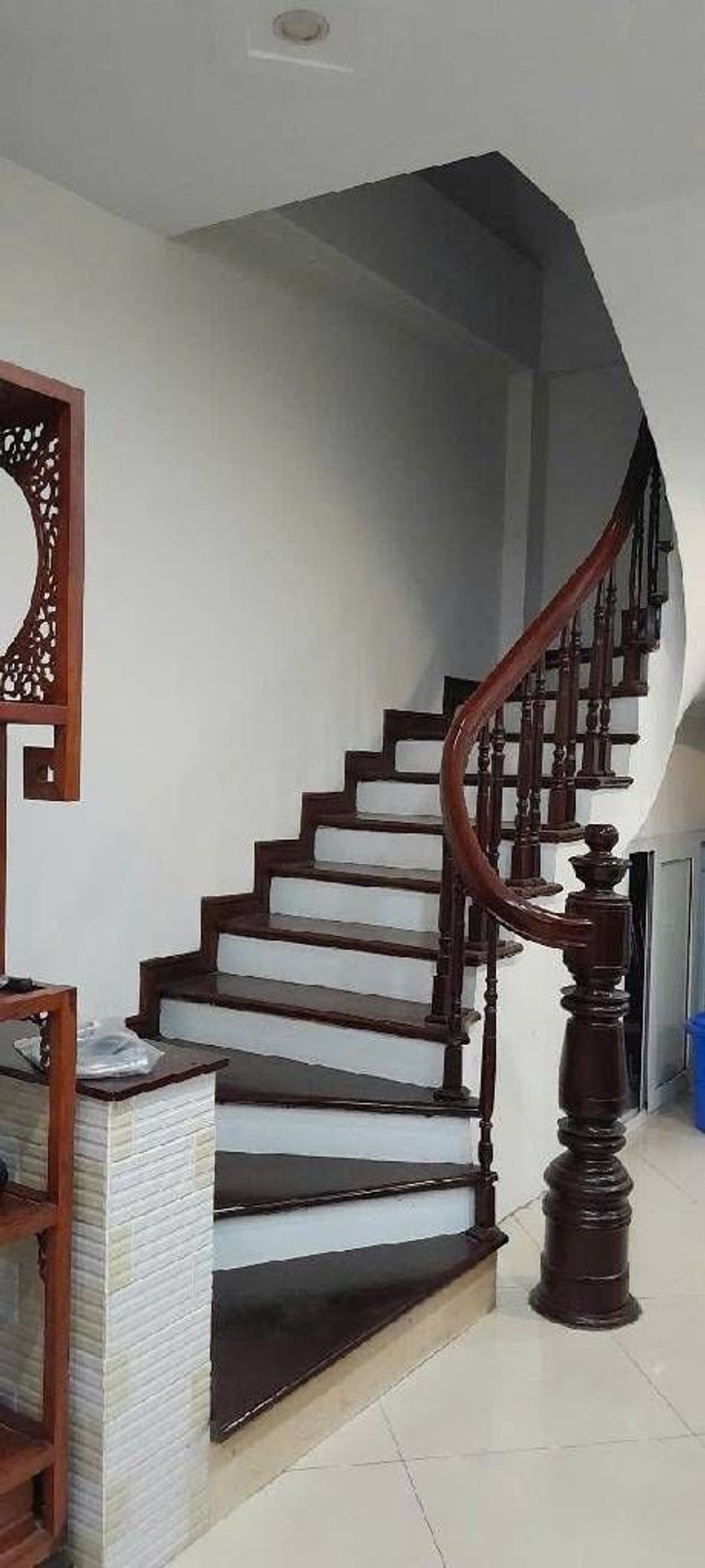 Bán nhà Lĩnh Nam - diện tích 49m2 5 tầng - Lô góc, ô tô vào nhà - giá 12,9 tỷ
