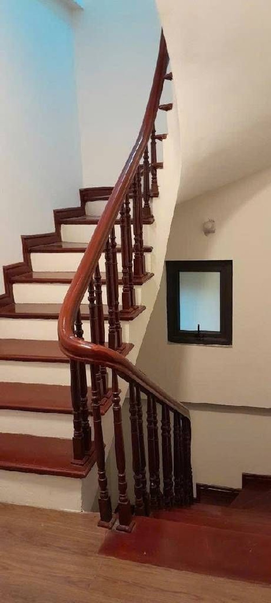 Bán nhà Lĩnh Nam - diện tích 49m2 5 tầng - Lô góc, ô tô vào nhà - giá 12,9 tỷ