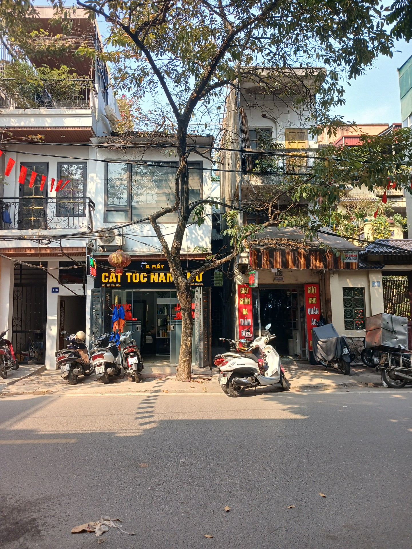 Bán nhà Vân Đồn - diện tích 87.4m2 2 tầng - Ô TÔ TRÁNH - giá 35 tỷ