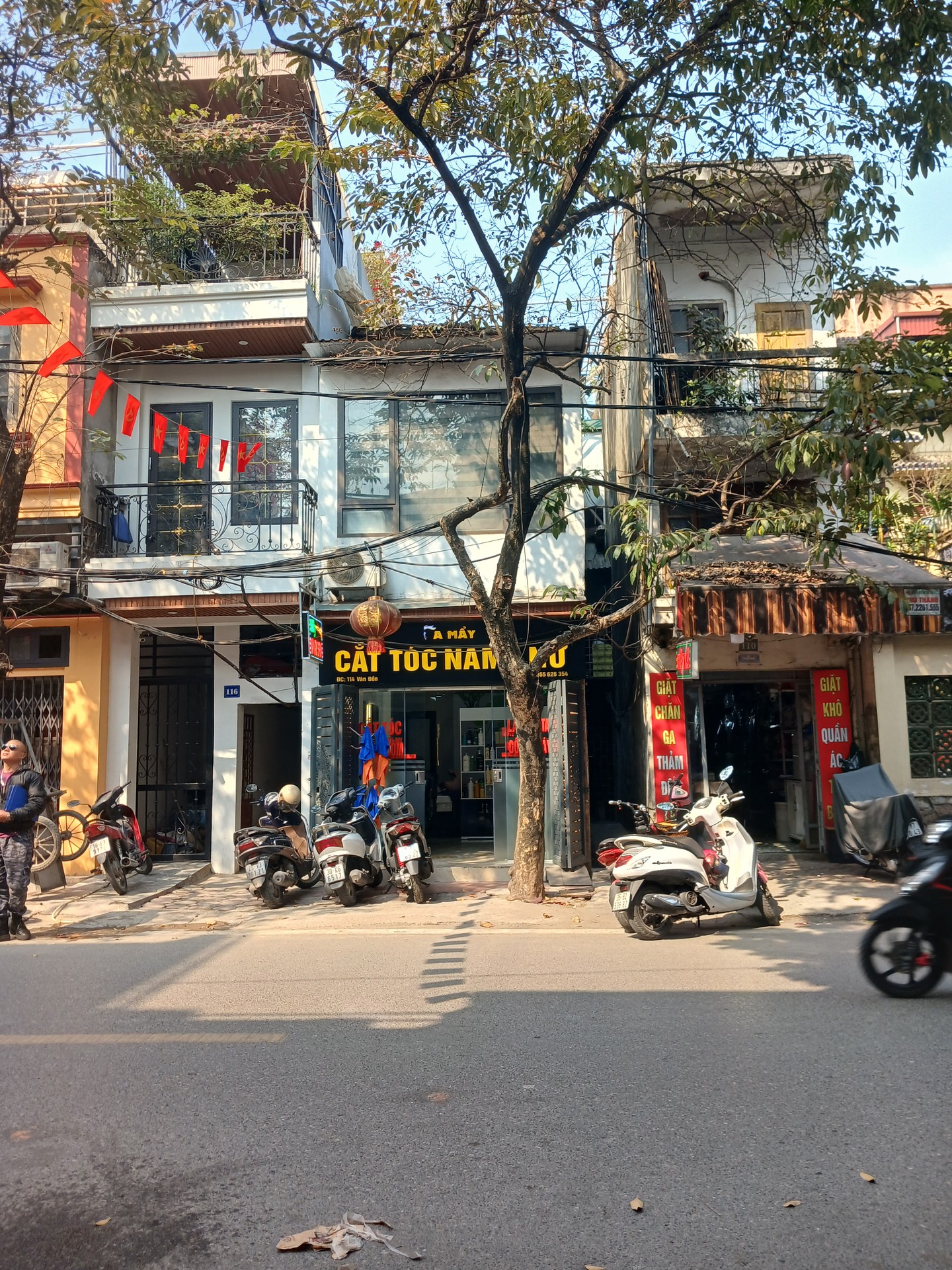 Bán nhà Vân Đồn - diện tích 87.4m2 2 tầng - Ô TÔ TRÁNH - giá 35 tỷ