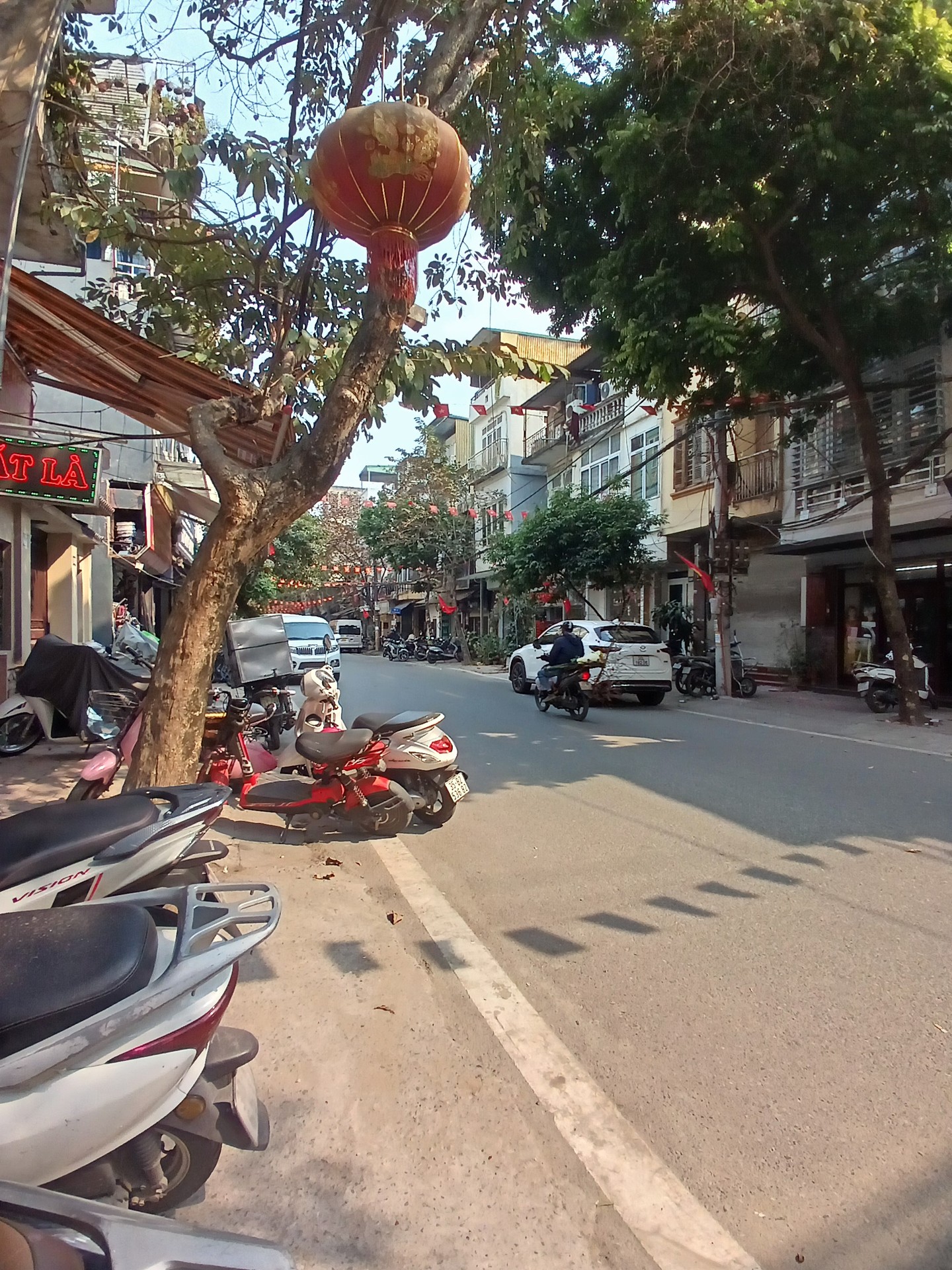 Bán nhà Vân Đồn - diện tích 87.4m2 2 tầng - Ô TÔ TRÁNH - giá 35 tỷ