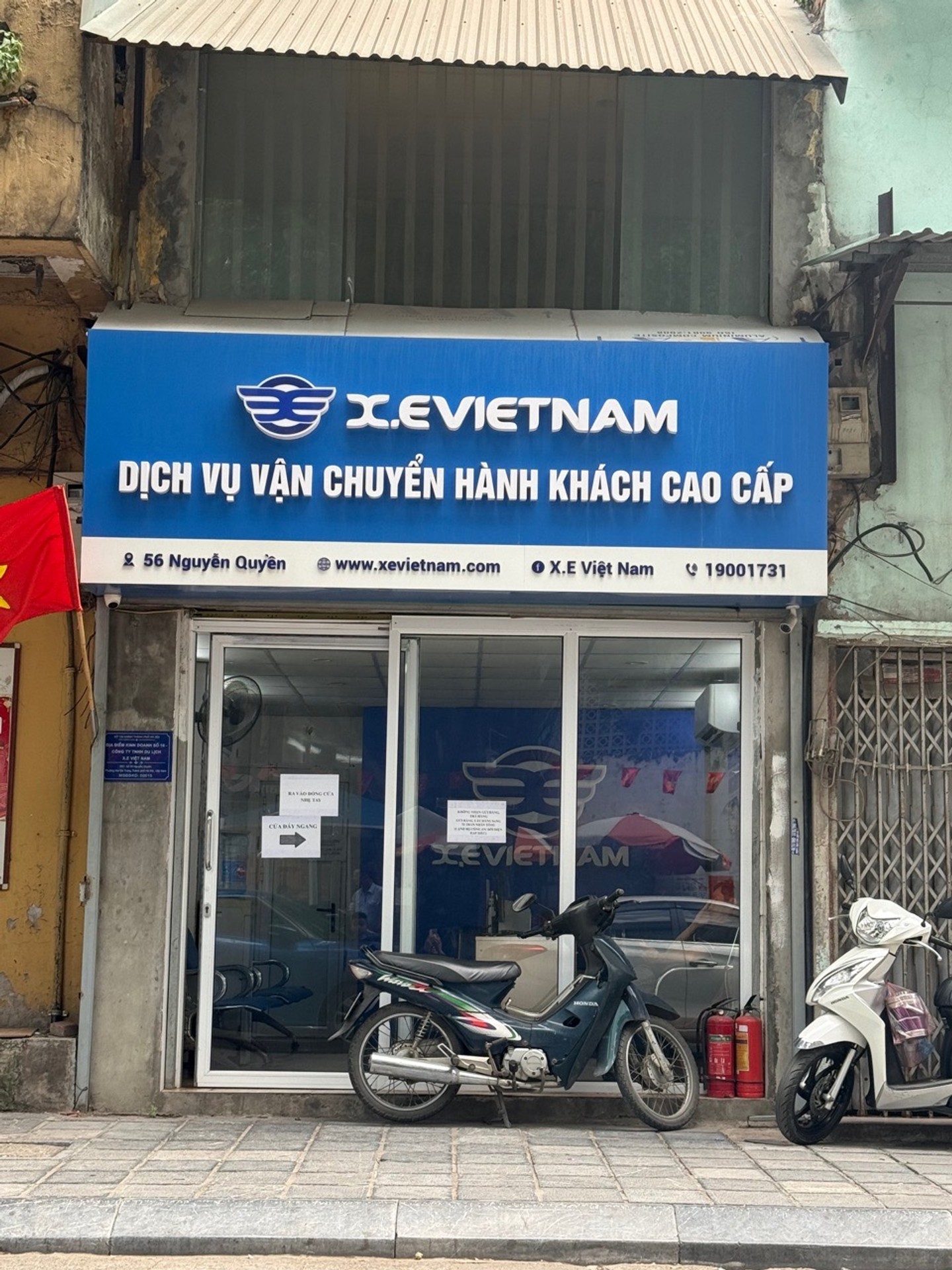 Bán nhà Nguyễn Quyền - diện tích 30m2 2 tầng - Mặt phố VIP - giá 18 tỷ