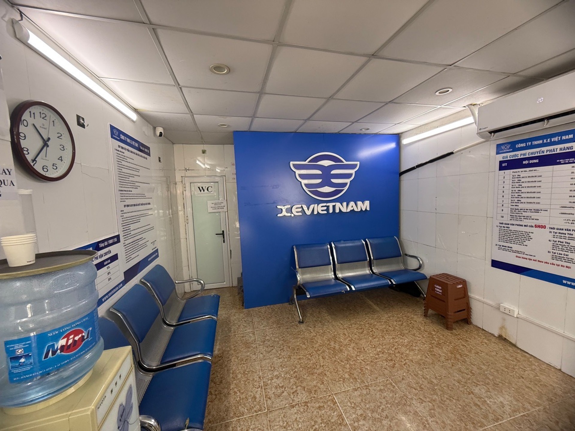 Bán nhà Nguyễn Quyền - diện tích 30m2 2 tầng - Mặt phố VIP - giá 18 tỷ