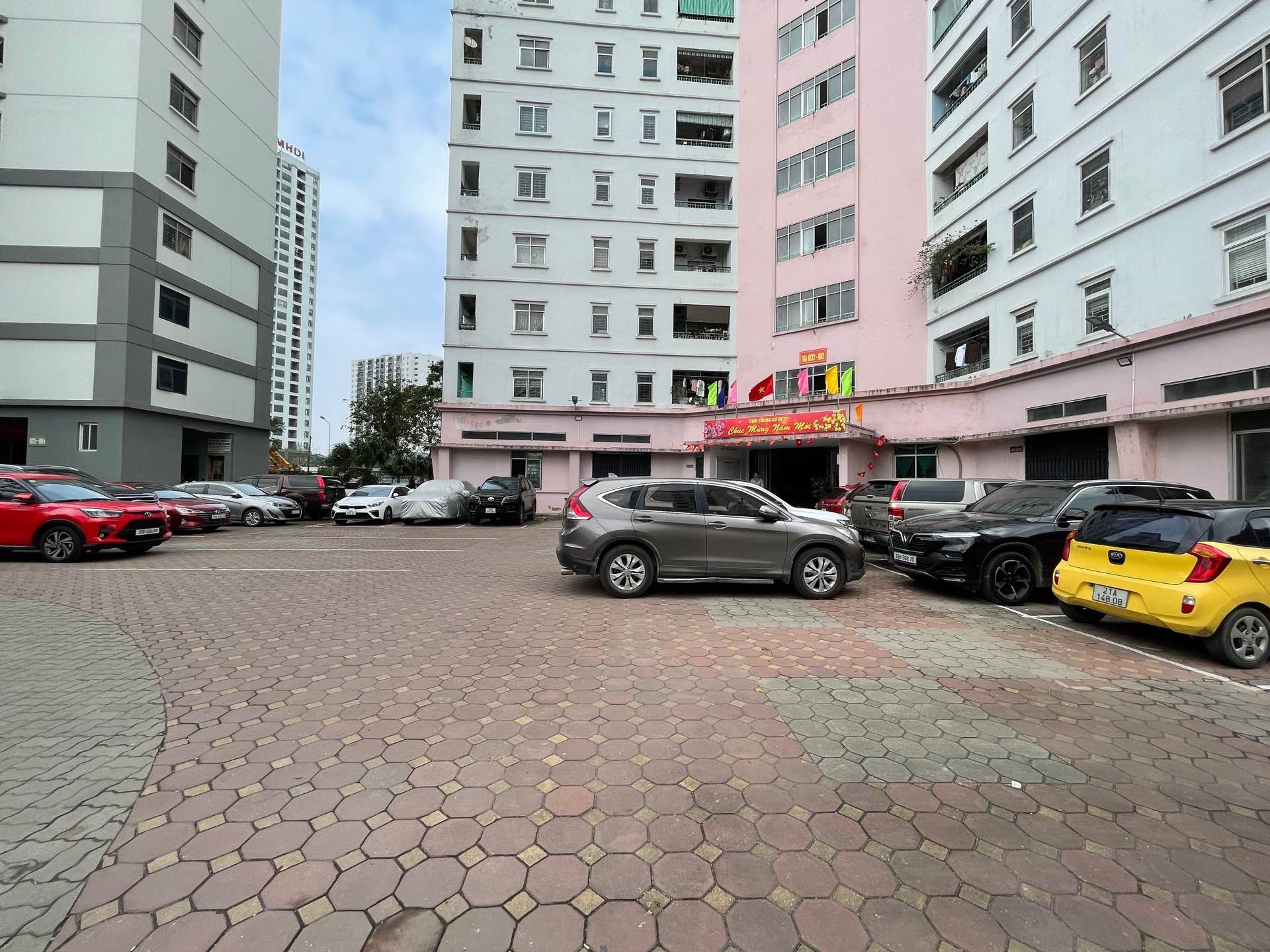 Bán nhà Bắc Linh Đàm - diện tích 82m2 12 tầng - Căn góc, view đẹp - giá 5,95 tỷ