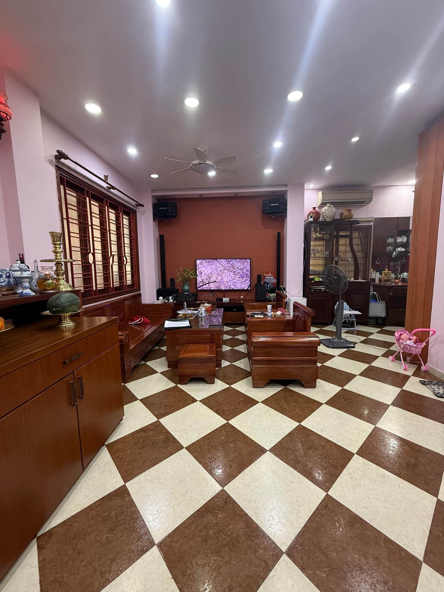 Bán nhà Trần Khát Chân - diện tích 107m2 7 tầng - Lô góc 3 thoáng - giá 29,5 tỷ
