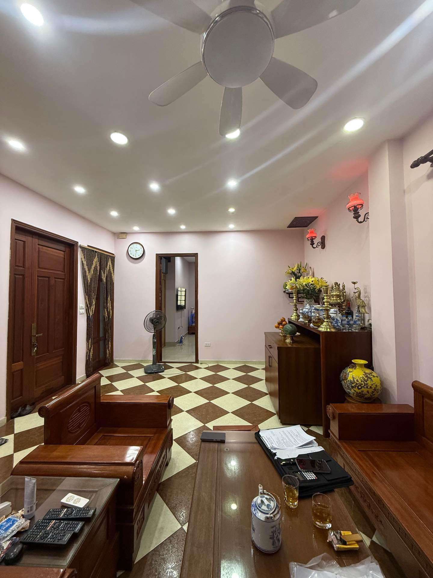 Bán nhà Trần Khát Chân - diện tích 107m2 7 tầng - Lô góc 3 thoáng - giá 29,5 tỷ