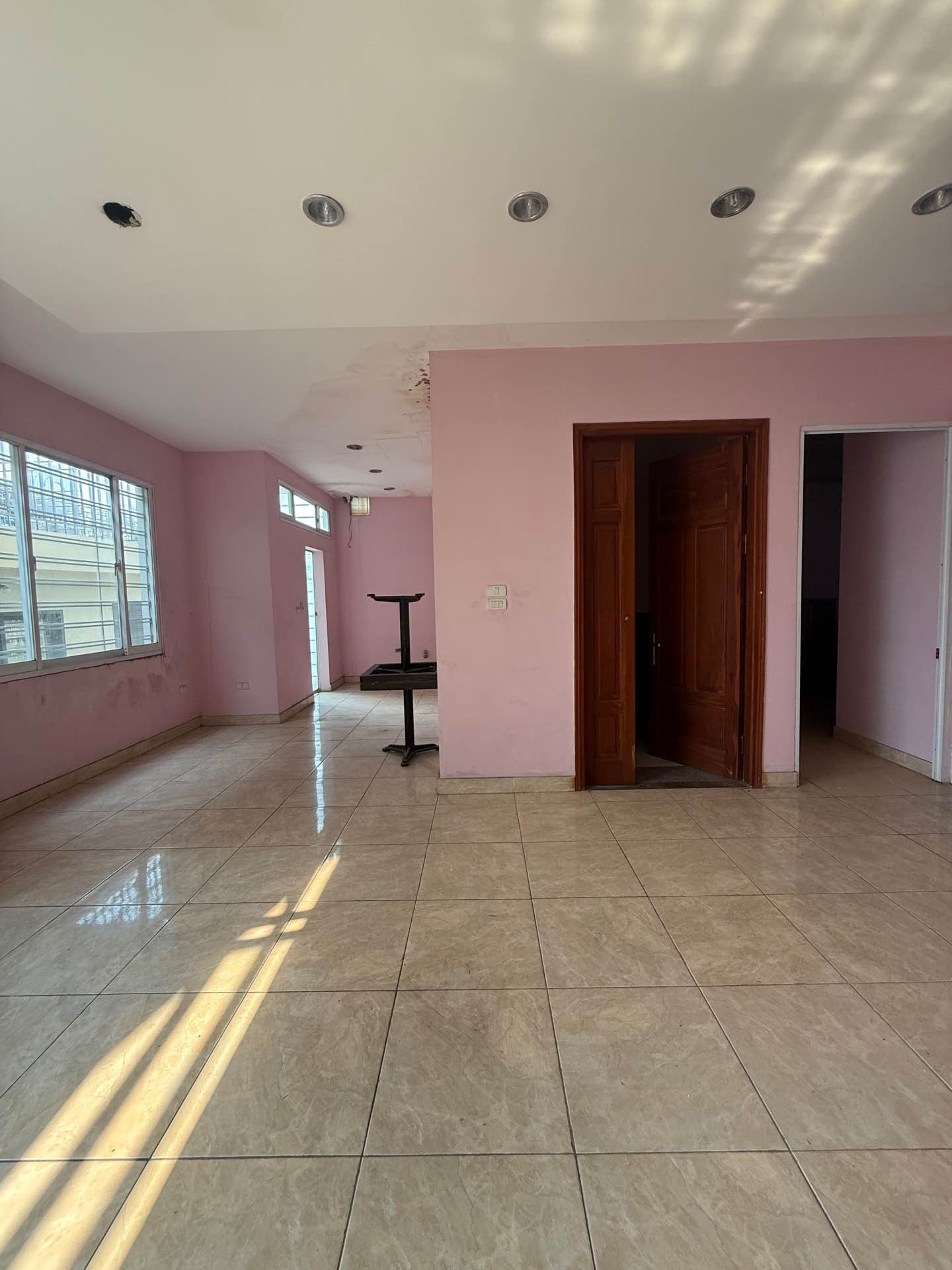 Bán nhà Trần Khát Chân - diện tích 107m2 7 tầng - Lô góc 3 thoáng - giá 29,5 tỷ