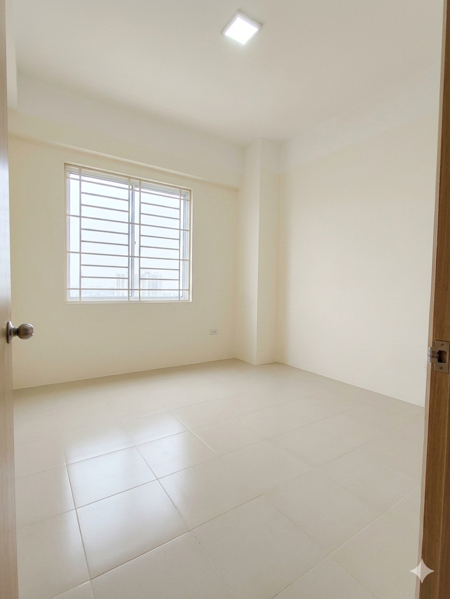 Bán nhà Hoàng Mai - diện tích 64m2 17 tầng - VIEW HỒ CỰC HIẾM - giá 5,4 tỷ