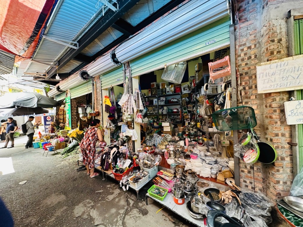 Bán nhà Phạm Ngọc Thạch - diện tích 135m2 3 tầng - Lô góc 3 mặt thoáng - giá 31 tỷ