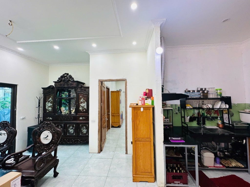 Bán nhà Phạm Ngọc Thạch - diện tích 135m2 3 tầng - Lô góc 3 mặt thoáng - giá 31 tỷ