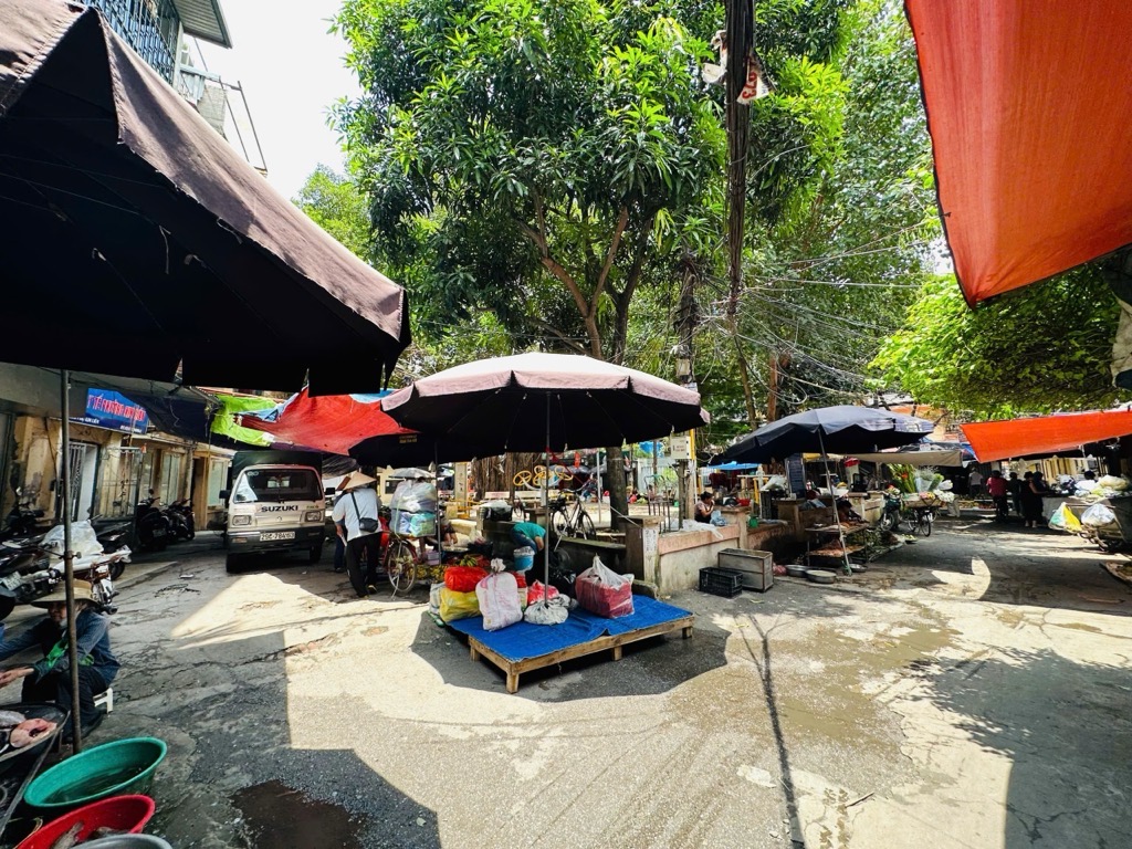 Bán nhà Phạm Ngọc Thạch - diện tích 135m2 3 tầng - Lô góc 3 mặt thoáng - giá 31 tỷ