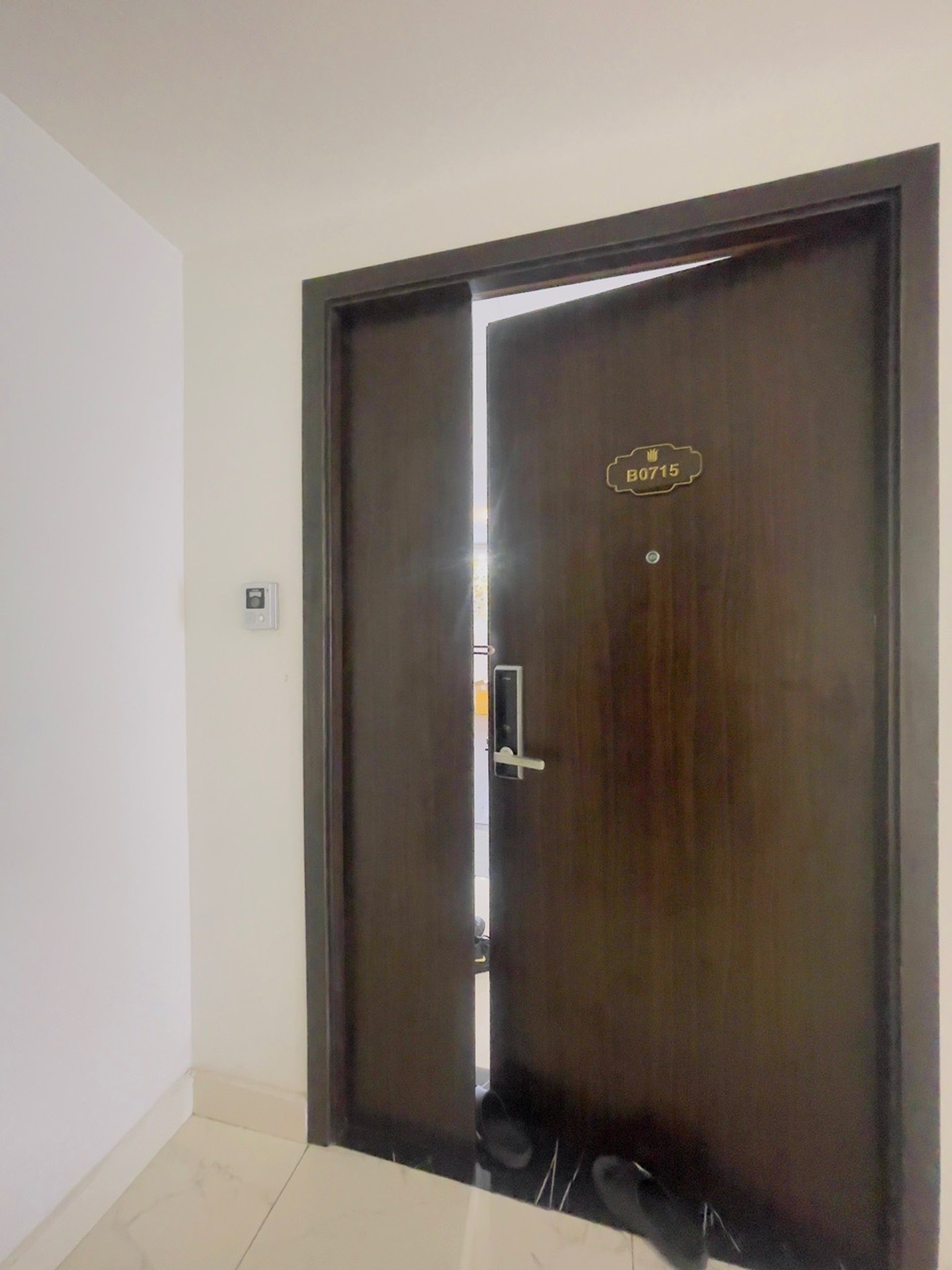 Bán nhà Minh Khai - diện tích 98m2 7 tầng - Căn hộ cao cấp - giá 13,9 tỷ