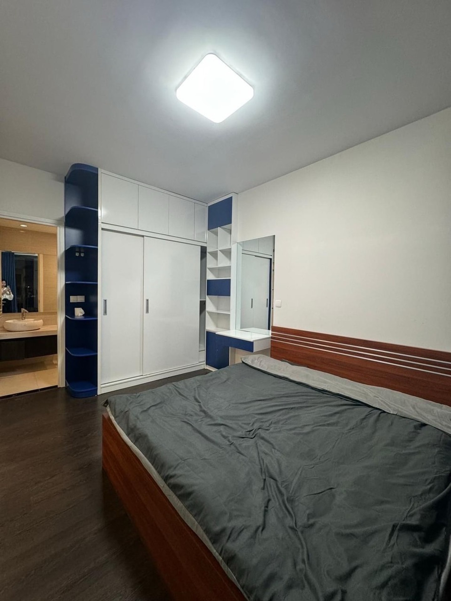 Bán nhà Minh Khai - diện tích 98m2 7 tầng - Căn hộ cao cấp - giá 13,9 tỷ