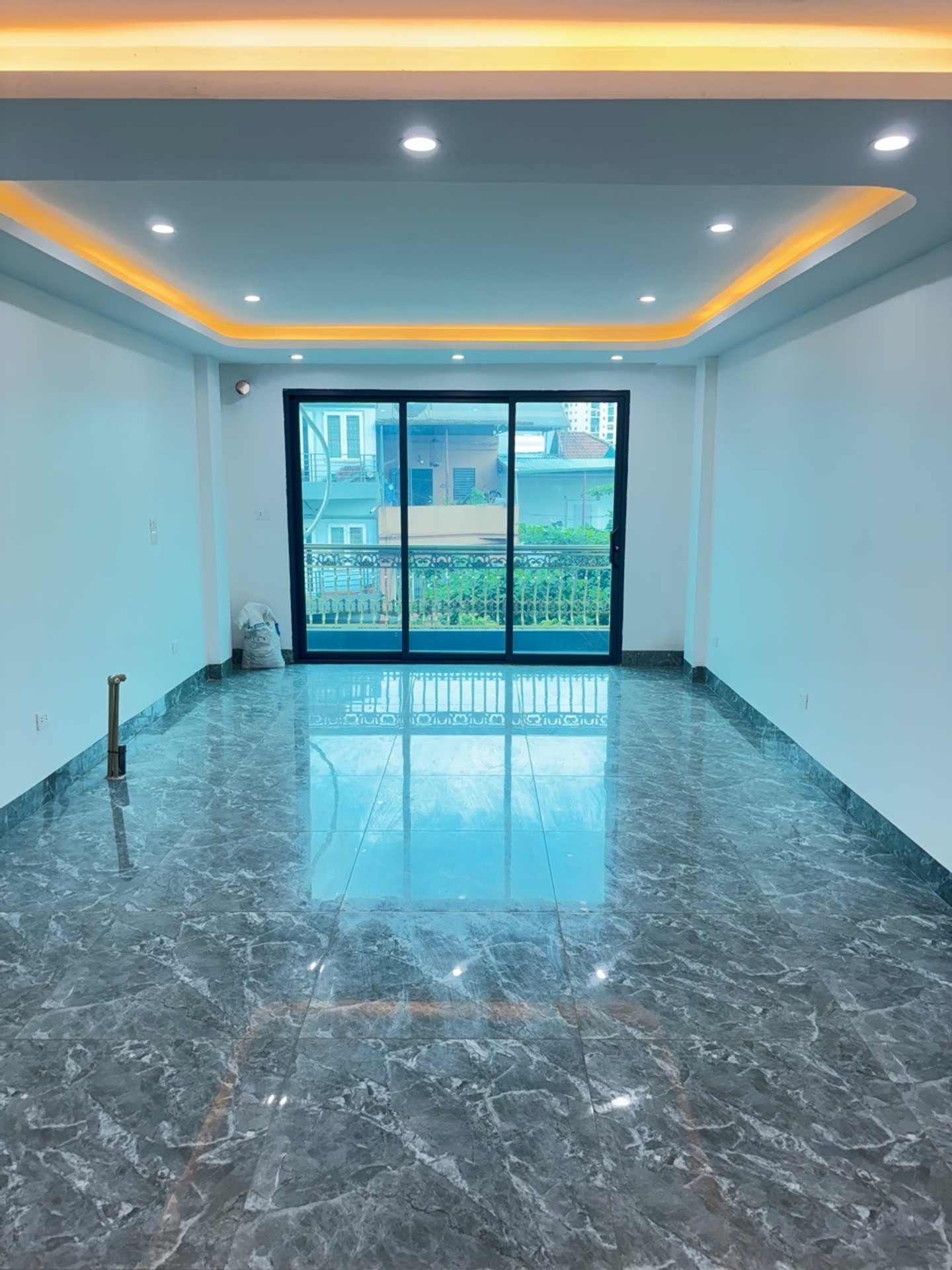Bán nhà Hoàng Mai - diện tích 58m2 7 tầng - Nhà mới thang máy - giá 36,5 tỷ