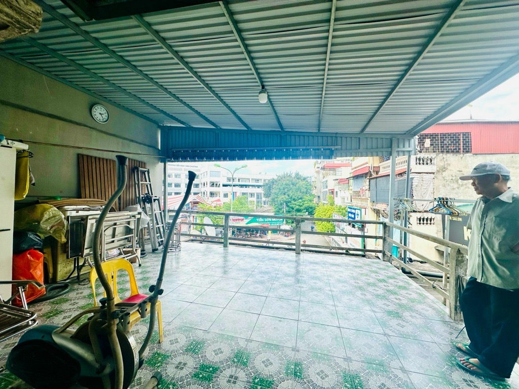 Bán nhà Văn Chương - diện tích 98m2 3 tầng - Lô góc, ô tô chạy vòng quanh - giá 33,5 tỷ