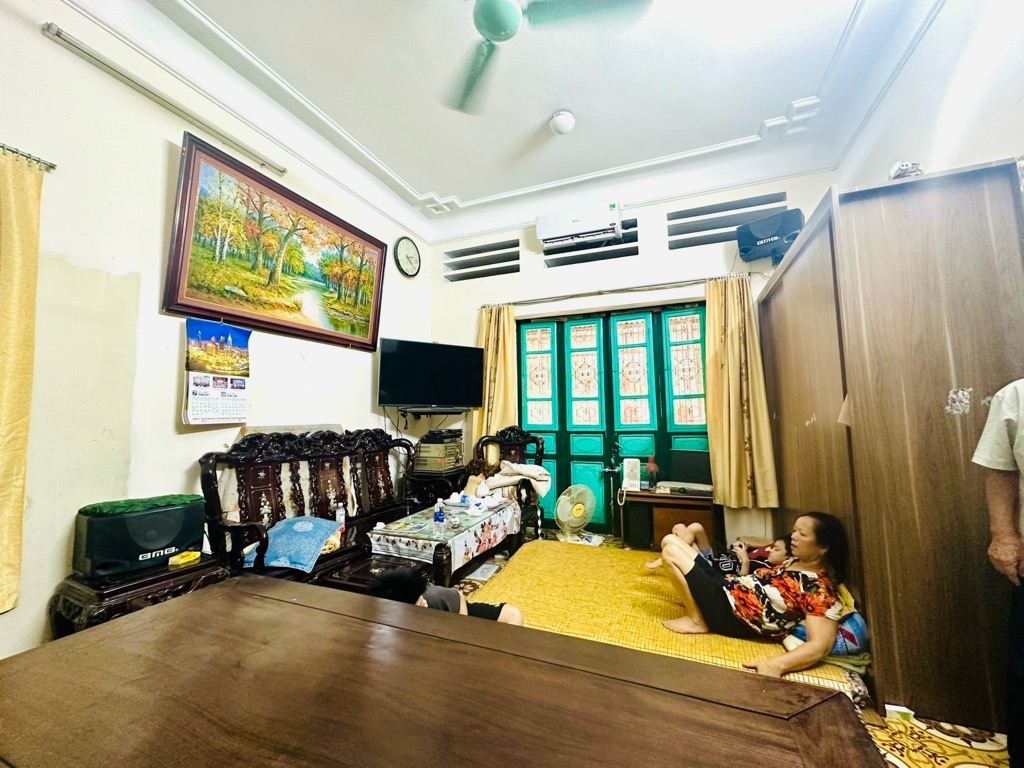 Bán nhà Văn Chương - diện tích 98m2 3 tầng - Lô góc, ô tô chạy vòng quanh - giá 33,5 tỷ