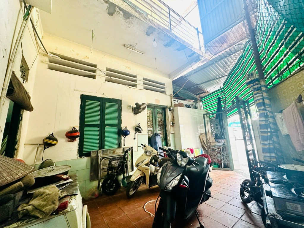 Bán nhà Văn Chương - diện tích 98m2 3 tầng - Lô góc, ô tô chạy vòng quanh - giá 33,5 tỷ