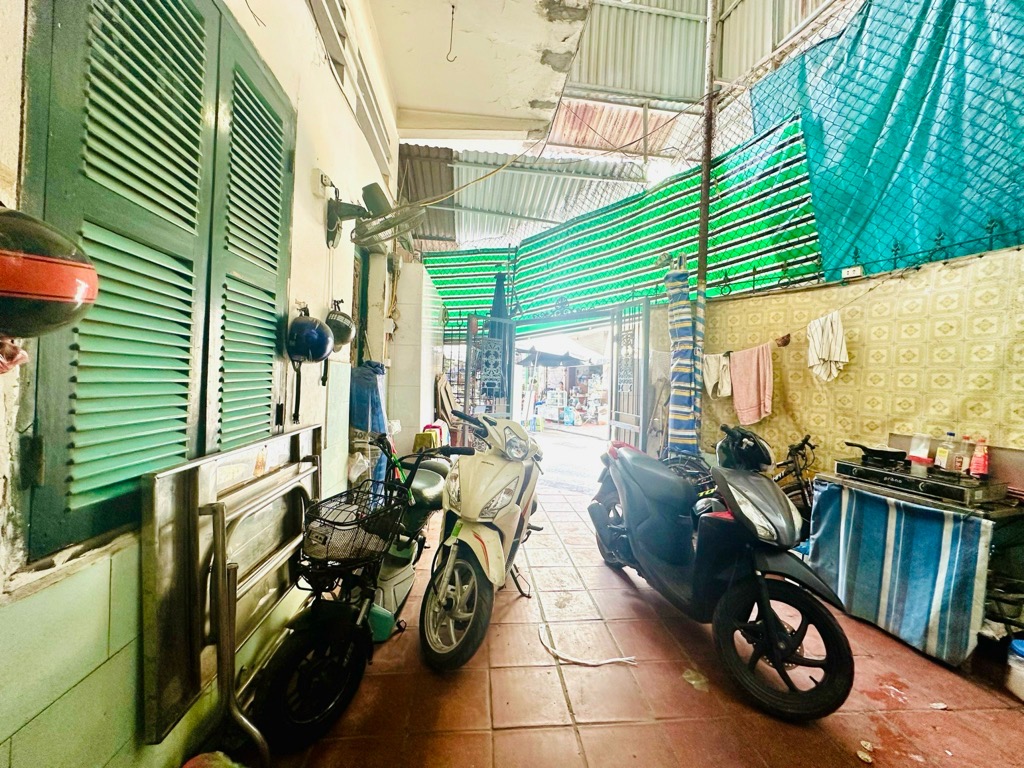 Bán nhà Văn Chương - diện tích 98m2 3 tầng - Lô góc, ô tô chạy vòng quanh - giá 33,5 tỷ