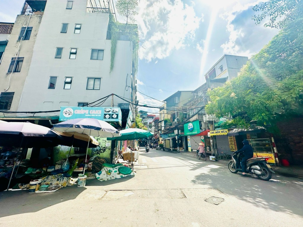 Bán nhà Văn Chương - diện tích 98m2 3 tầng - Lô góc, ô tô chạy vòng quanh - giá 33,5 tỷ