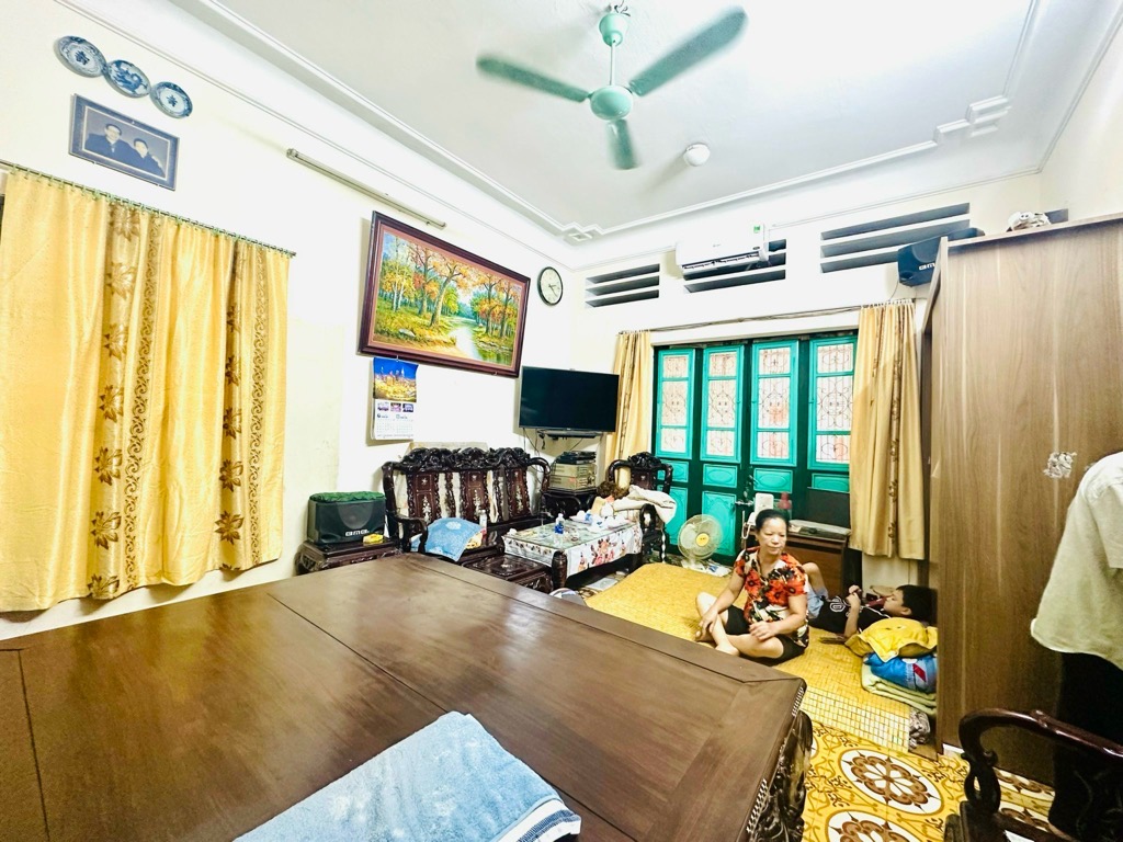 Bán nhà Văn Chương - diện tích 98m2 3 tầng - Lô góc, ô tô chạy vòng quanh - giá 33,5 tỷ