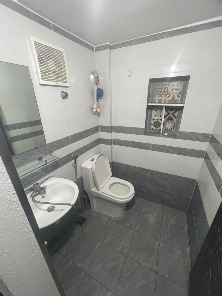 Bán nhà Minh Khai - diện tích 82.1m2 7 tầng - ô tô tránh - giá 26,5 tỷ