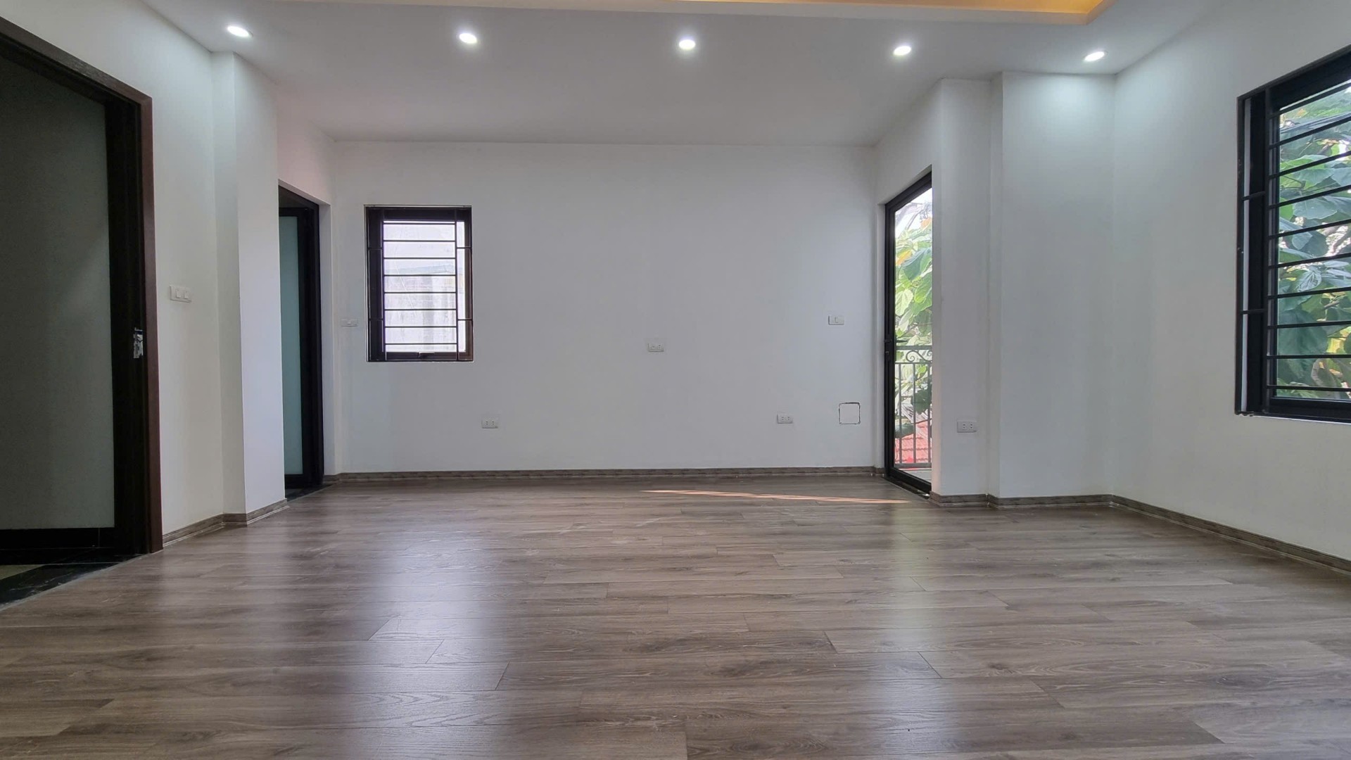 Bán nhà Định Công Hạ - diện tích 41m2 6 tầng - thang máy - giá 12,8 tỷ