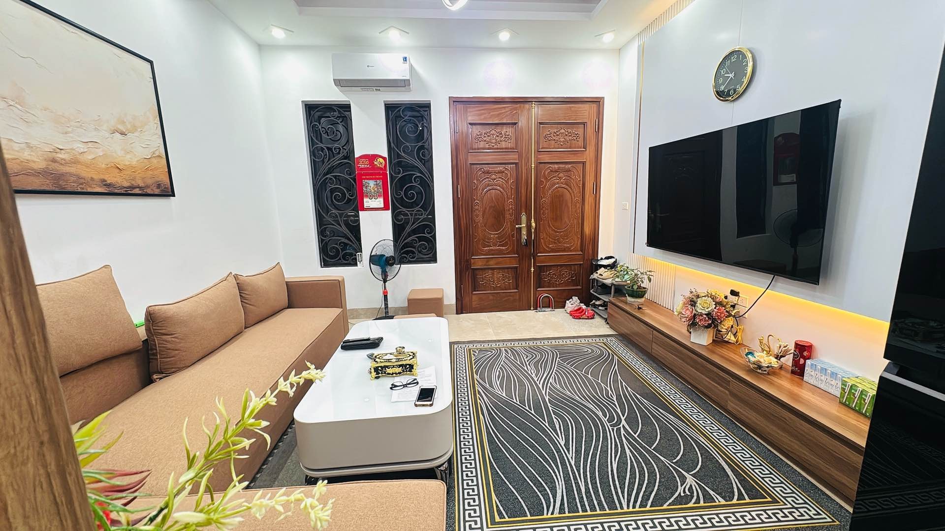 Bán nhà ngõ Hoà Bình - diện tích 32m2 5 tầng - Nhà đẹp full đồ - giá 10,5 tỷ