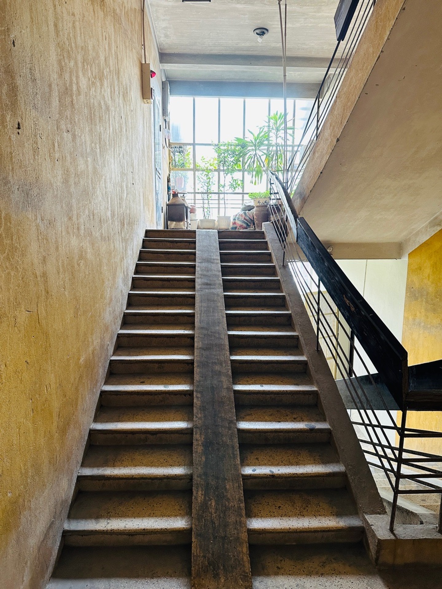 Bán nhà TT Hồ Việt Xô - diện tích 150m2 5 tầng - Căn góc view thoáng - giá 7,2 tỷ