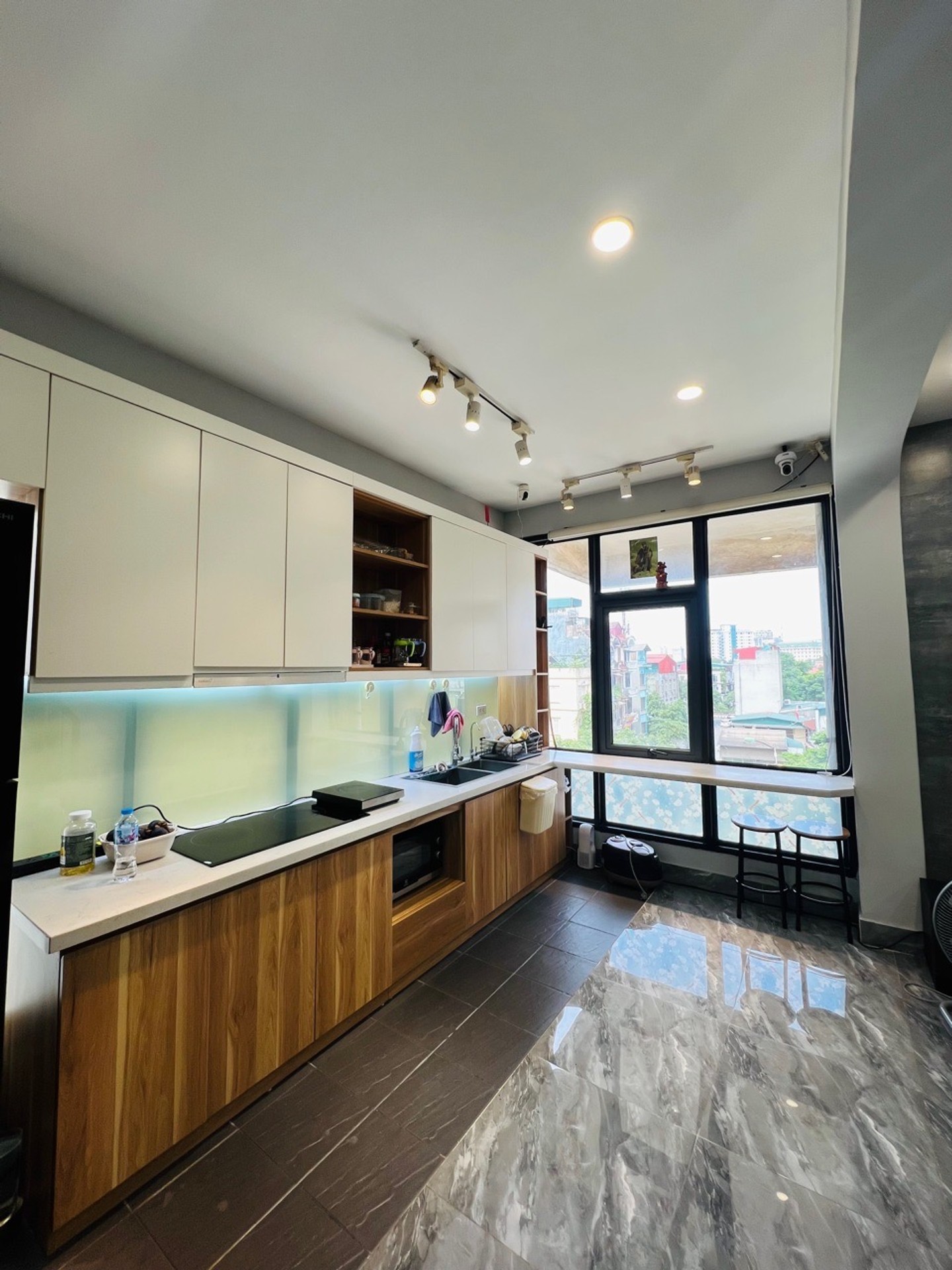 Bán nhà TT Hồ Việt Xô - diện tích 150m2 5 tầng - Căn góc view thoáng - giá 7,2 tỷ