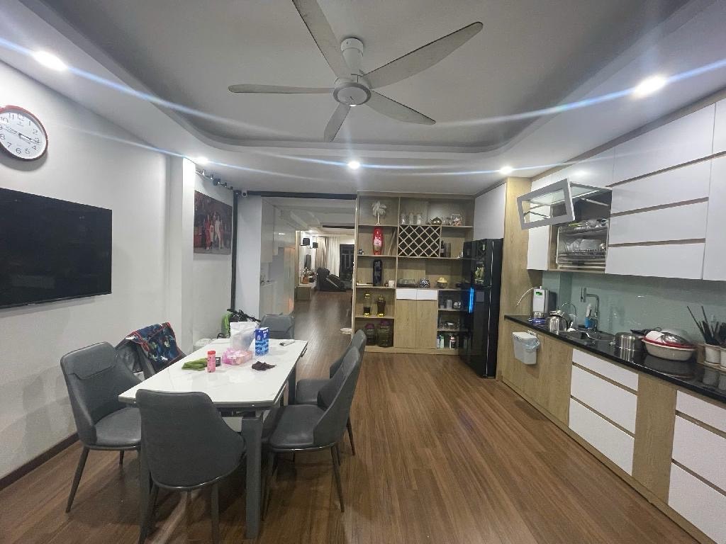 Bán nhà Tô Vĩnh Diện - diện tích 105m2 5 tầng - Phân lô quân đội - giá 44 tỷ