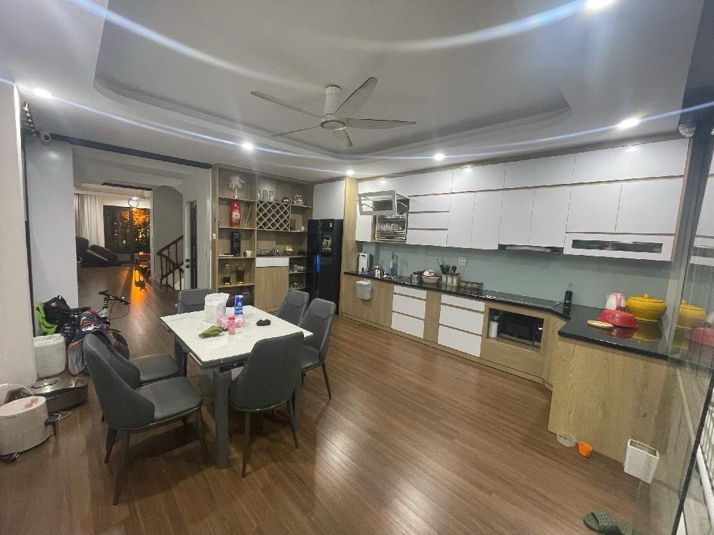 Bán nhà Tô Vĩnh Diện - diện tích 105m2 5 tầng - Phân lô quân đội - giá 44 tỷ