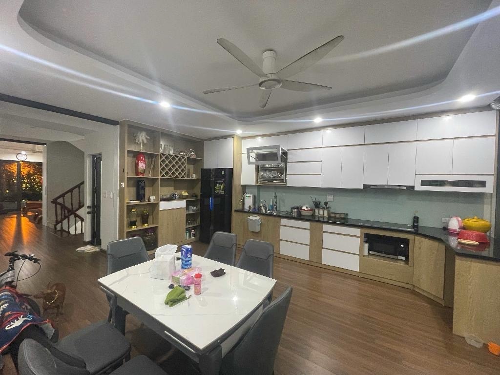 Bán nhà Tô Vĩnh Diện - diện tích 105m2 5 tầng - Phân lô quân đội - giá 44 tỷ