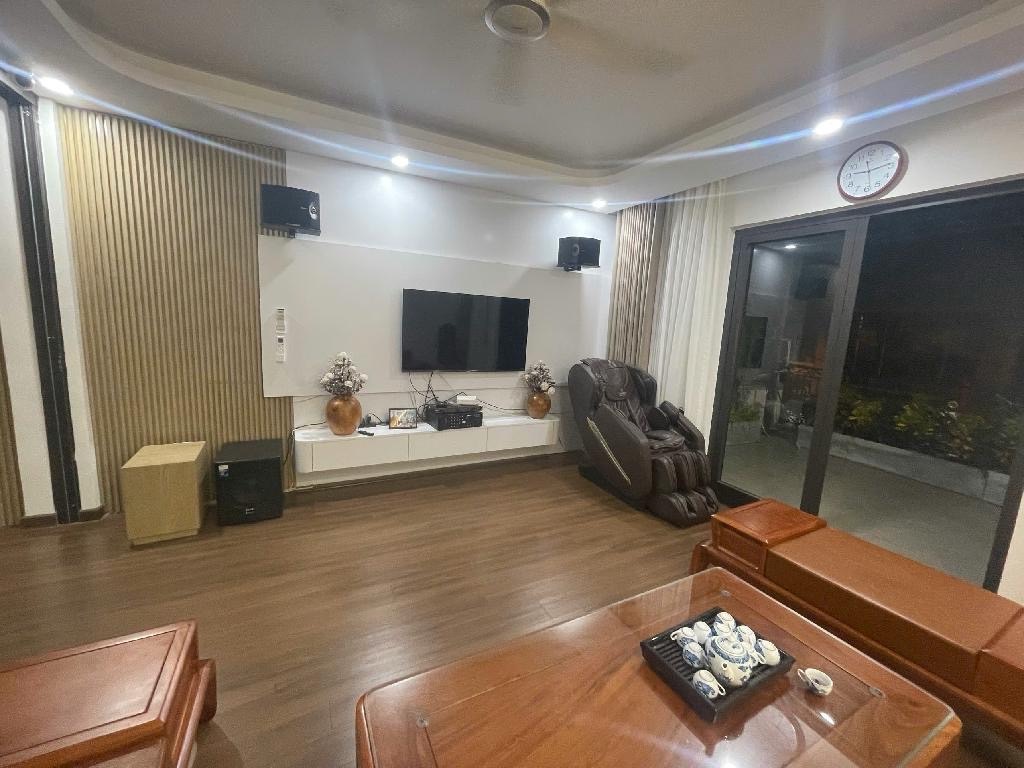 Bán nhà Tô Vĩnh Diện - diện tích 105m2 5 tầng - Phân lô quân đội - giá 44 tỷ