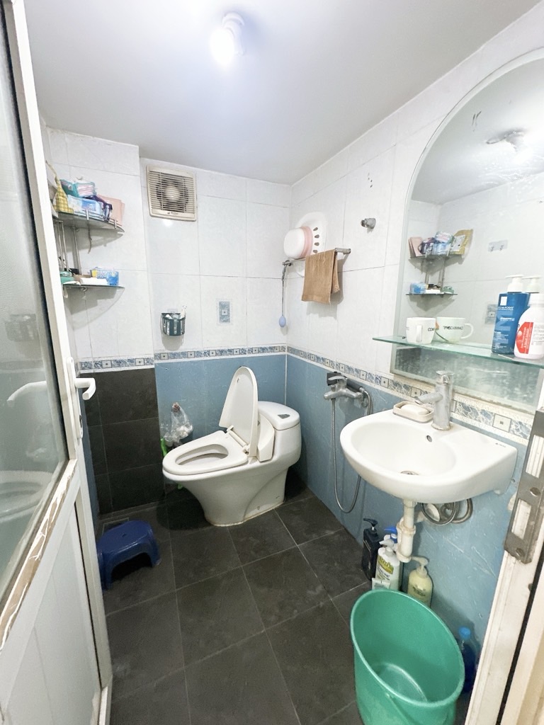 Bán nhà Nguyễn Khoái - diện tích 25m2 6 tầng - Ô TÔ 20 MÉT - giá 3,7 tỷ