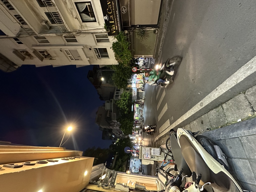 Bán nhà Mai Hắc Đế - diện tích 75m2 5 tầng - Nhà cũ đang kinh doanh xác định bán đất tặng nhà - giá 99 tỷ