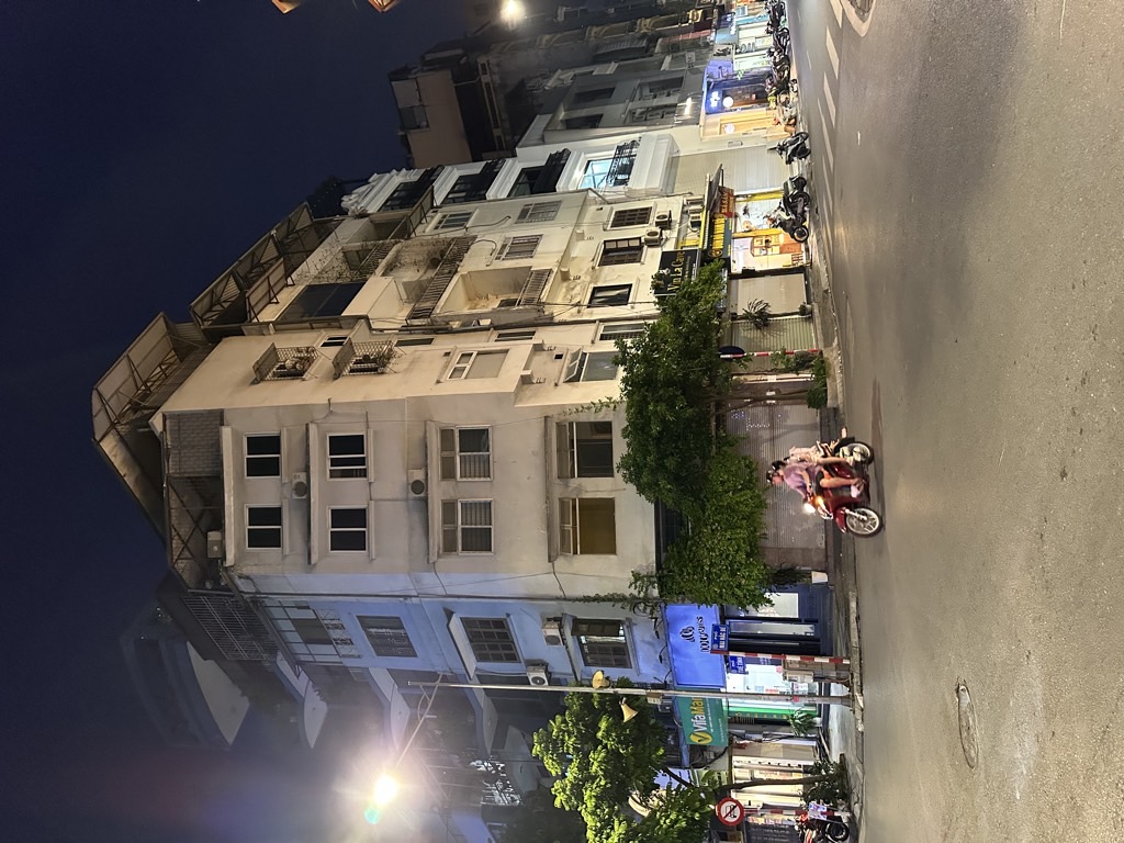 Bán nhà Mai Hắc Đế - diện tích 75m2 5 tầng - Nhà cũ đang kinh doanh xác định bán đất tặng nhà - giá 99 tỷ