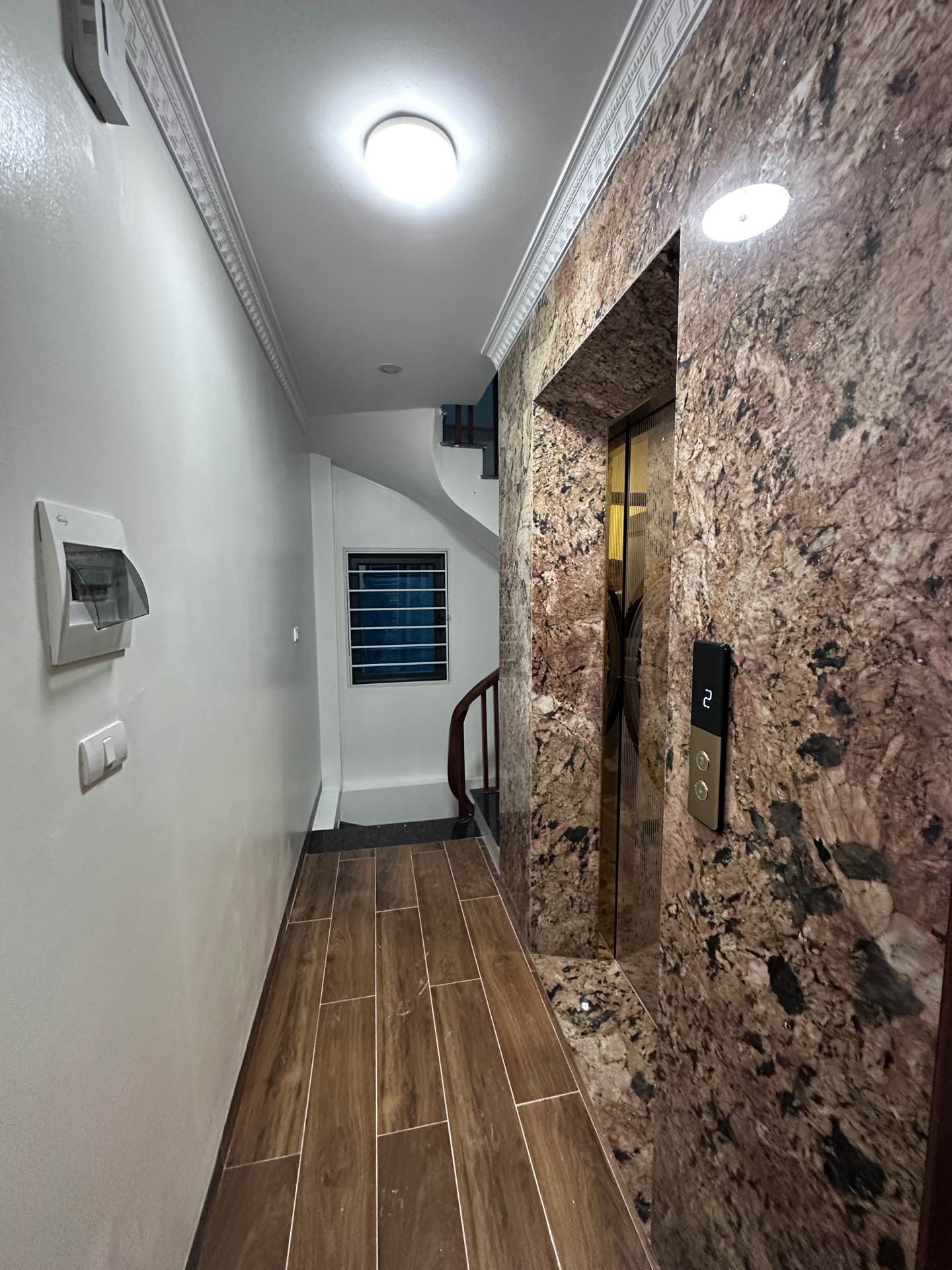 Bán nhà Minh Khai - diện tích 38m2 6 tầng - Siêu phẩm nhà mới - giá 14,8 tỷ
