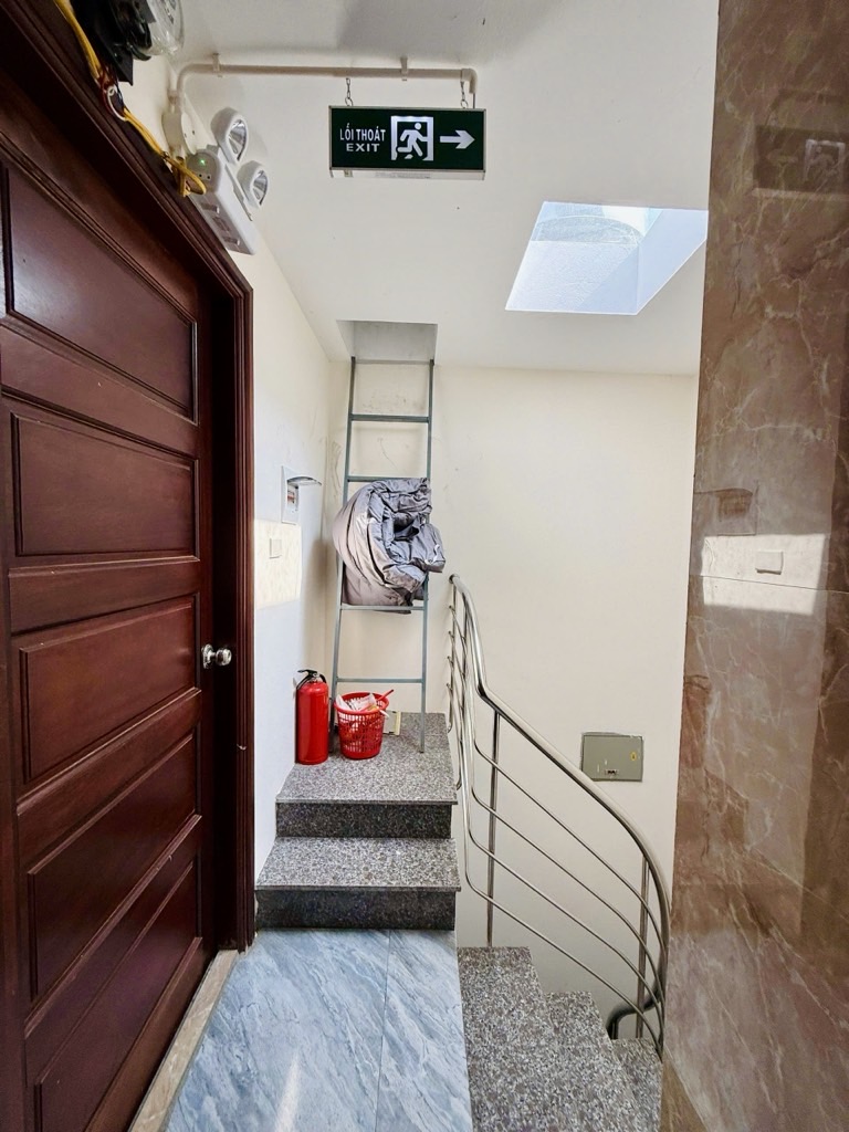 Bán nhà Lĩnh Nam - diện tích 48m2 6 tầng - Căn hộ dịch vụ thang máy - giá 12 tỷ