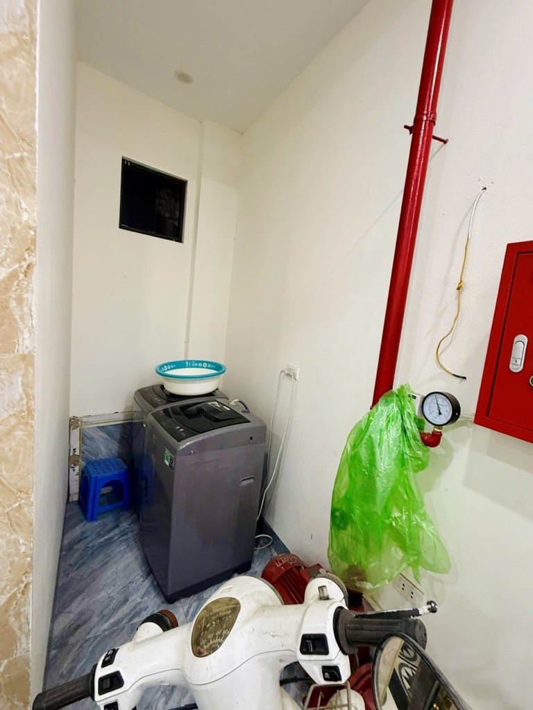 Bán nhà Lĩnh Nam - diện tích 48m2 6 tầng - Căn hộ dịch vụ thang máy - giá 12 tỷ