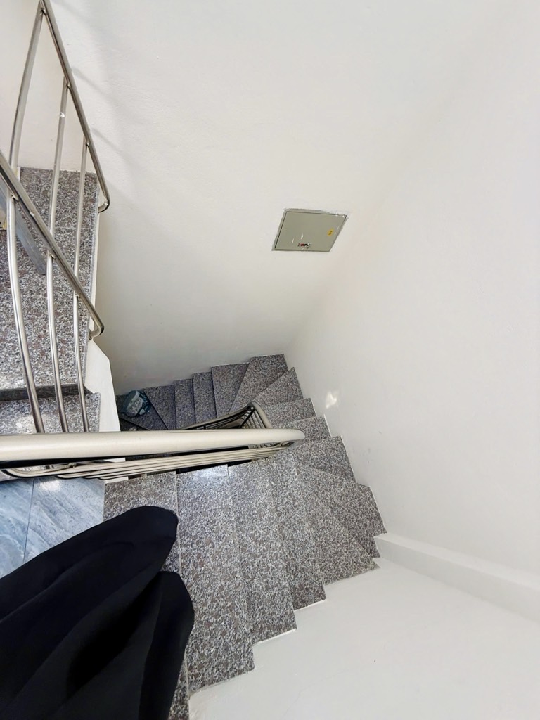 Bán nhà Lĩnh Nam - diện tích 48m2 6 tầng - Căn hộ dịch vụ thang máy - giá 12 tỷ