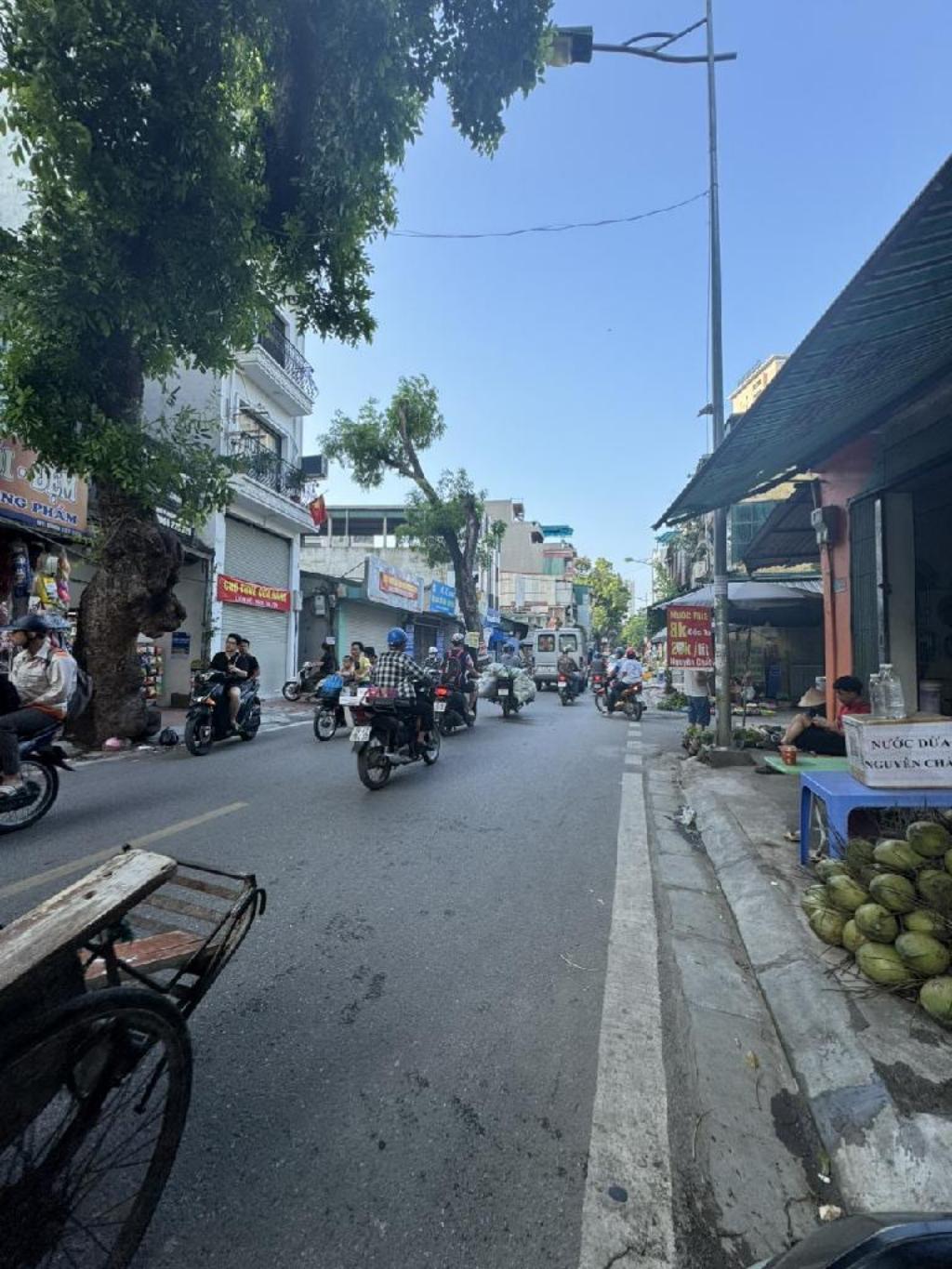 Bán nhà Trương Định - diện tích 180m2 5 tầng - HIẾM MỘT MẶT PHỐ MỘT MẶT NGÕ VỈA HÈ KINH DOANH HAI THOÁNG - giá 56,8 tỷ