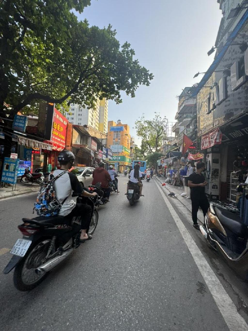 Bán nhà Trương Định - diện tích 180m2 5 tầng - HIẾM MỘT MẶT PHỐ MỘT MẶT NGÕ VỈA HÈ KINH DOANH HAI THOÁNG - giá 56,8 tỷ