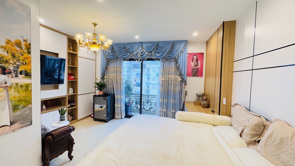 Bán nhà Đường Láng - diện tích 60m2 8 tầng - ô tô vào nhà - giá 38,3 tỷ