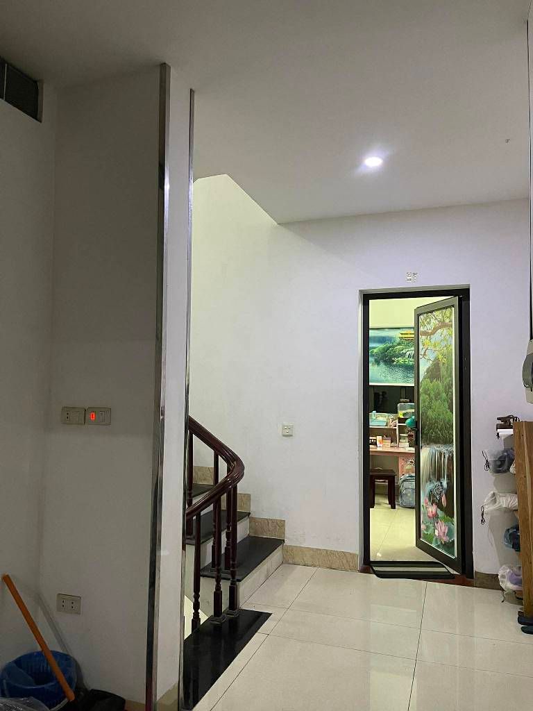 Bán nhà Yên Phụ - diện tích 110m2 5 tầng - Ô tô tránh - giá 31,6 tỷ