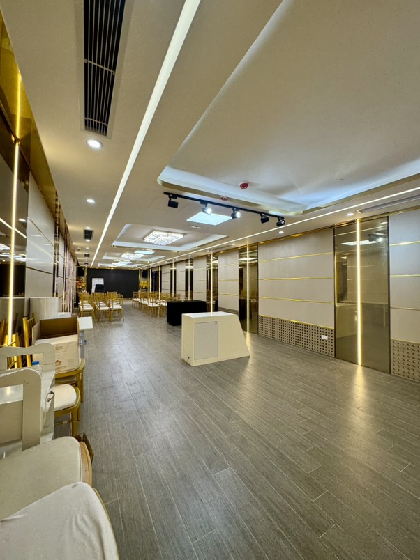 Bán nhà Nguyễn Xiển - diện tích 139m2 8 tầng - Mặt ngõ Vip hơn Mặt phố - giá 76,8 tỷ