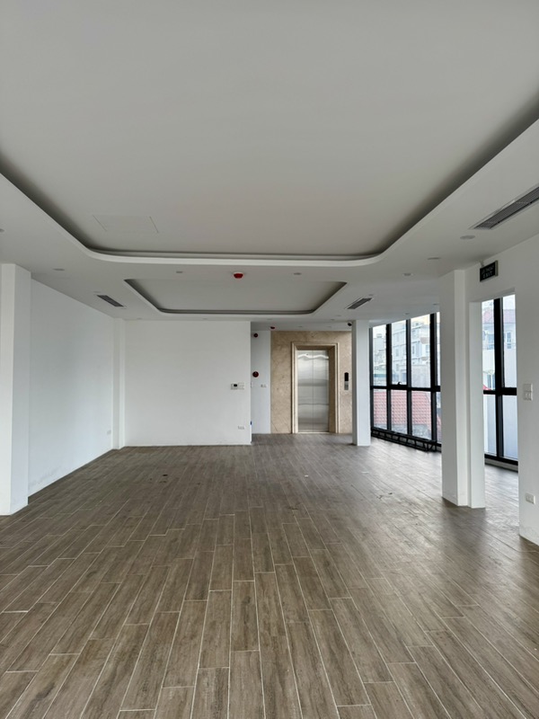 Bán nhà Nguyễn Xiển - diện tích 139m2 8 tầng - Mặt ngõ Vip hơn Mặt phố - giá 76,8 tỷ