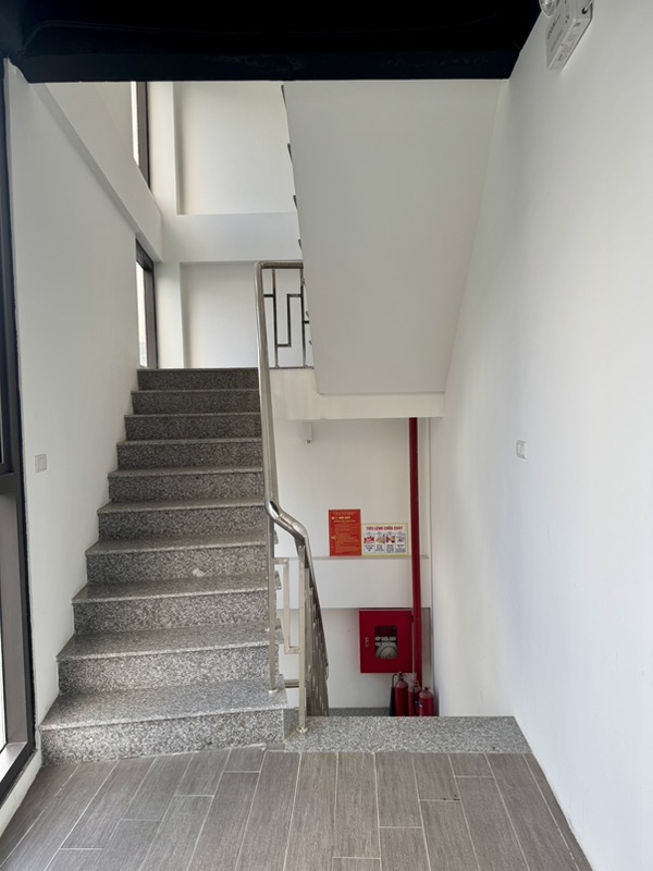 Bán nhà Nguyễn Xiển - diện tích 139m2 8 tầng - Mặt ngõ Vip hơn Mặt phố - giá 76,8 tỷ